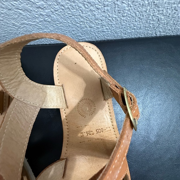 Elegant Floral Brown Leather Sandals - Picture 13 of 13